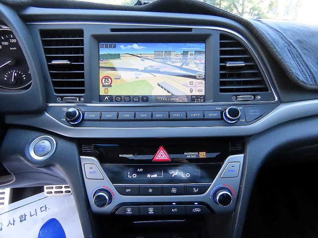 Hyundai Avante — photo 13