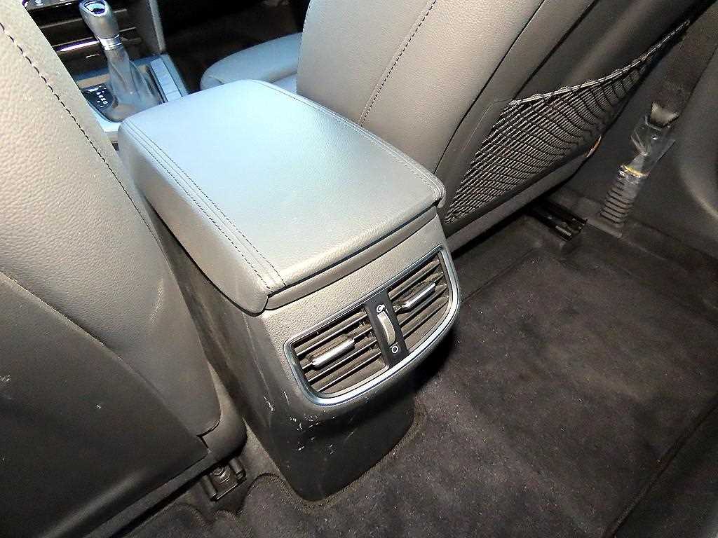 Hyundai Avante — photo 17