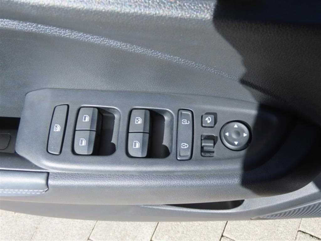 Hyundai Venue — photo 12