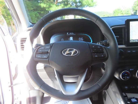 Hyundai Venue — photo 15
