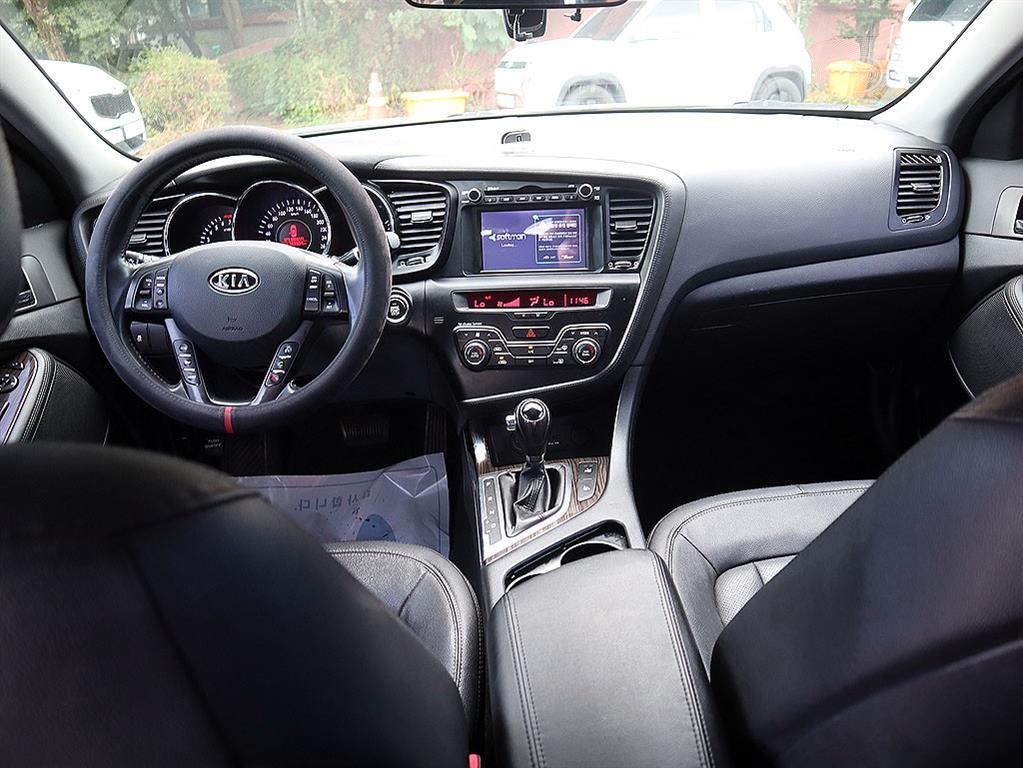Kia K5 — photo 05