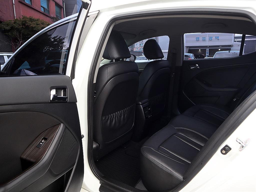 Kia K5 — photo 07