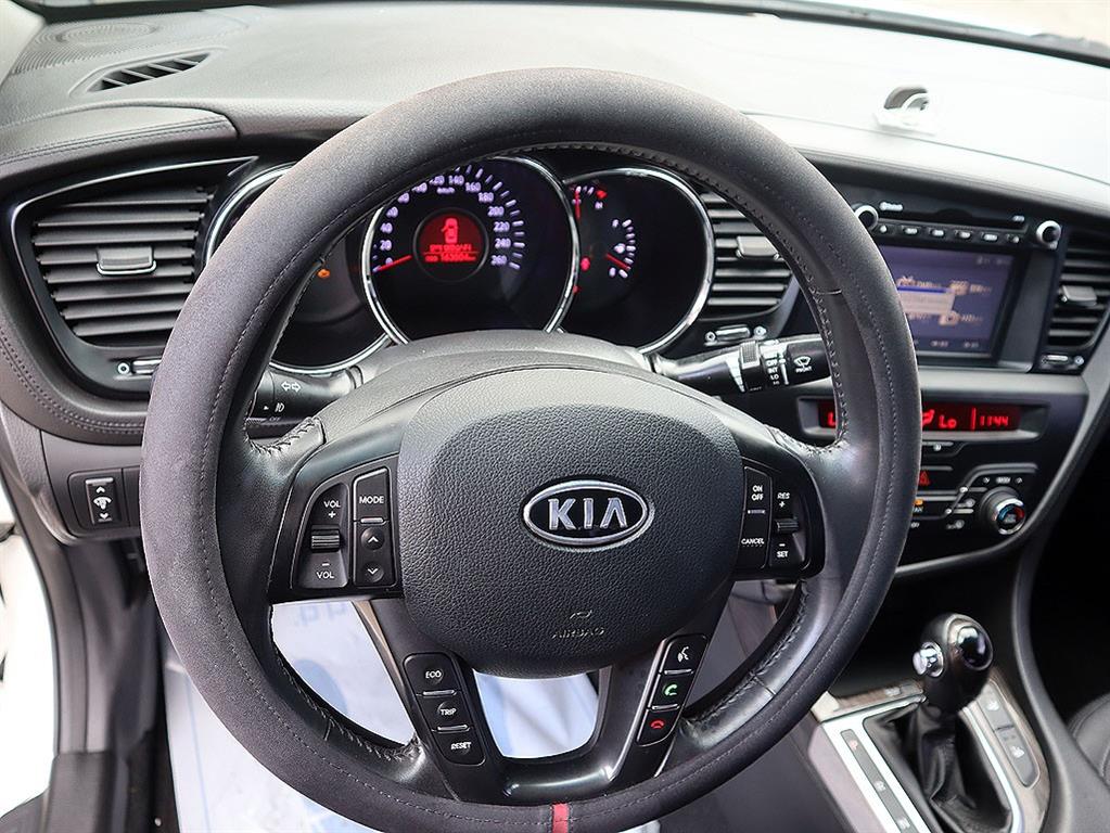 Kia K5 — photo 08