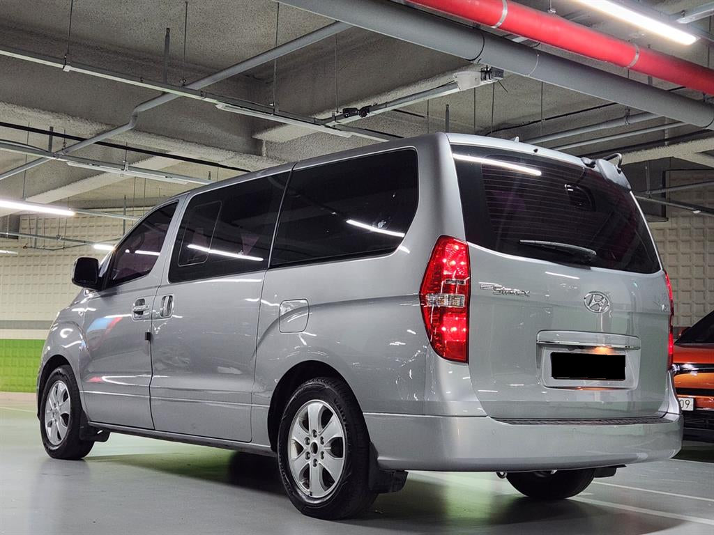 Hyundai Starex — photo 03