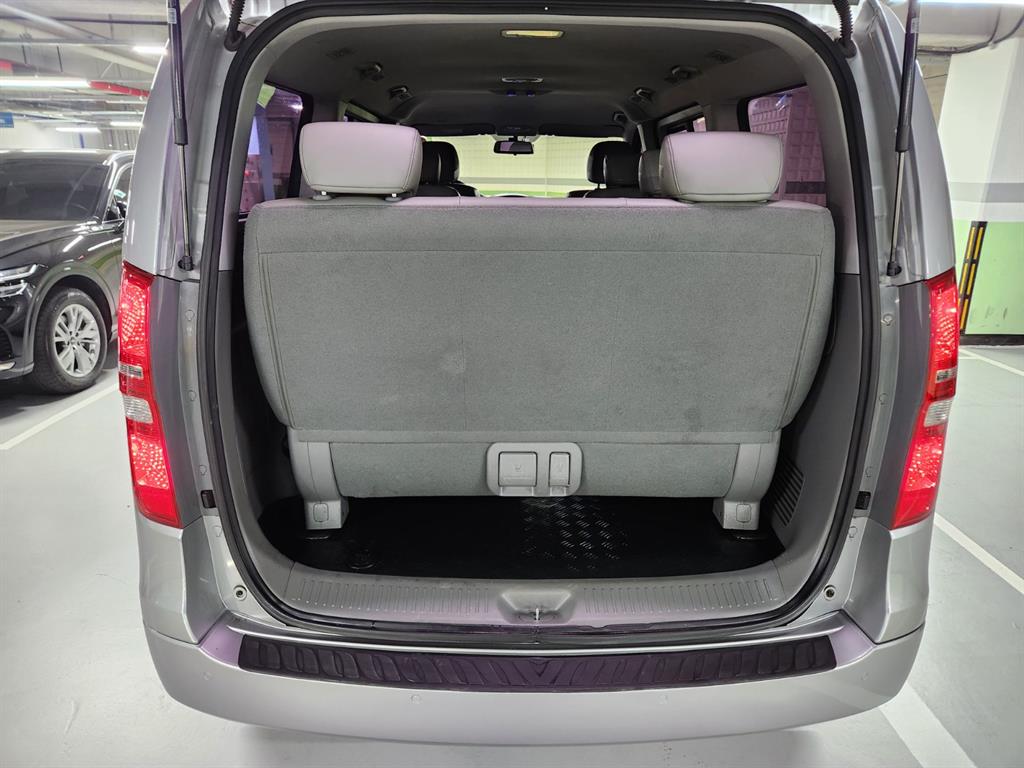 Hyundai Starex — photo 05