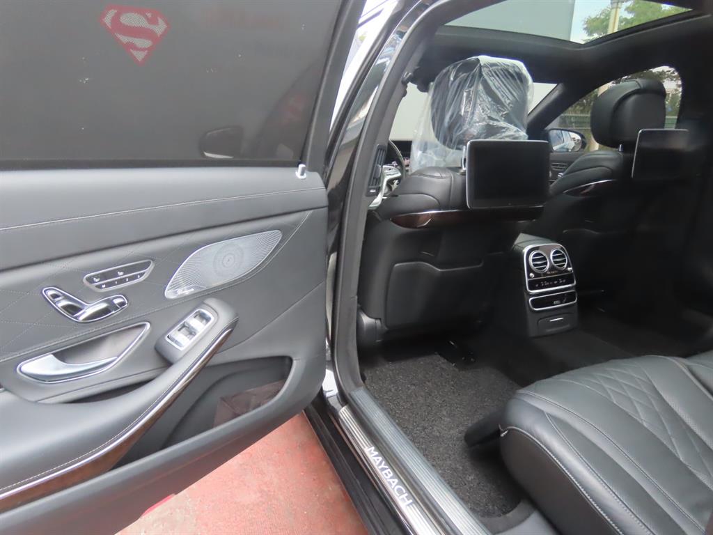 Mercedes-Benz S-Class — photo 07