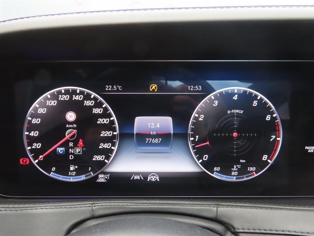 Mercedes-Benz S-Class — photo 10