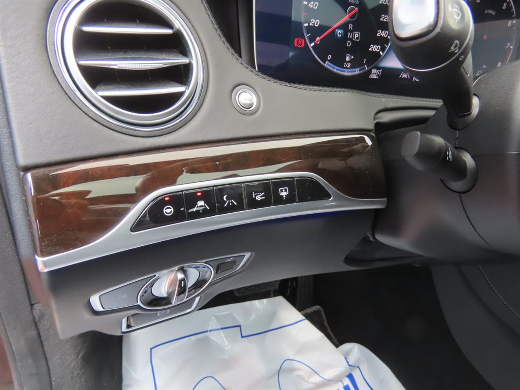 Mercedes-Benz S-Class — photo 15