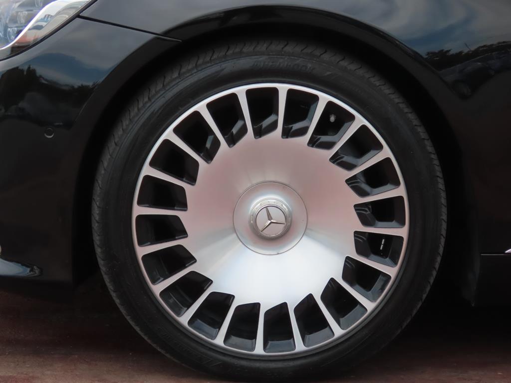 Mercedes-Benz S-Class — photo 20