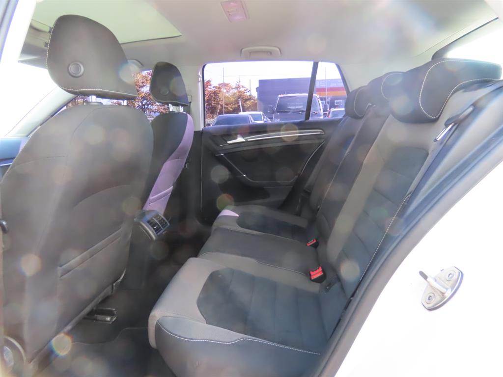 Volkswagen Golf — photo 06