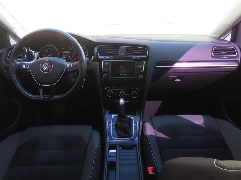 Volkswagen Golf — photo 07