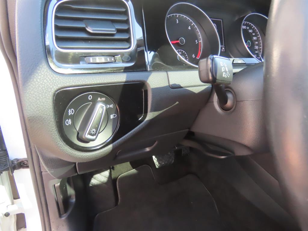 Volkswagen Golf — photo 13
