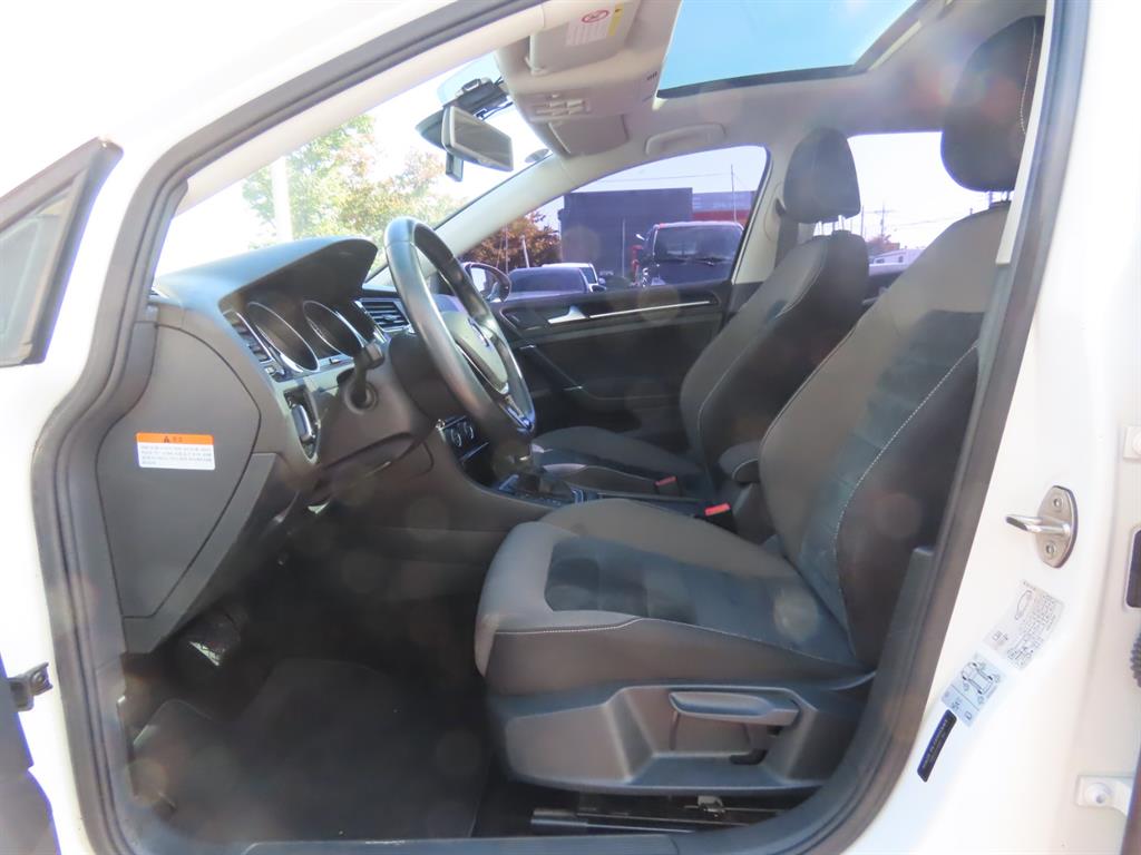 Volkswagen Golf — photo 14
