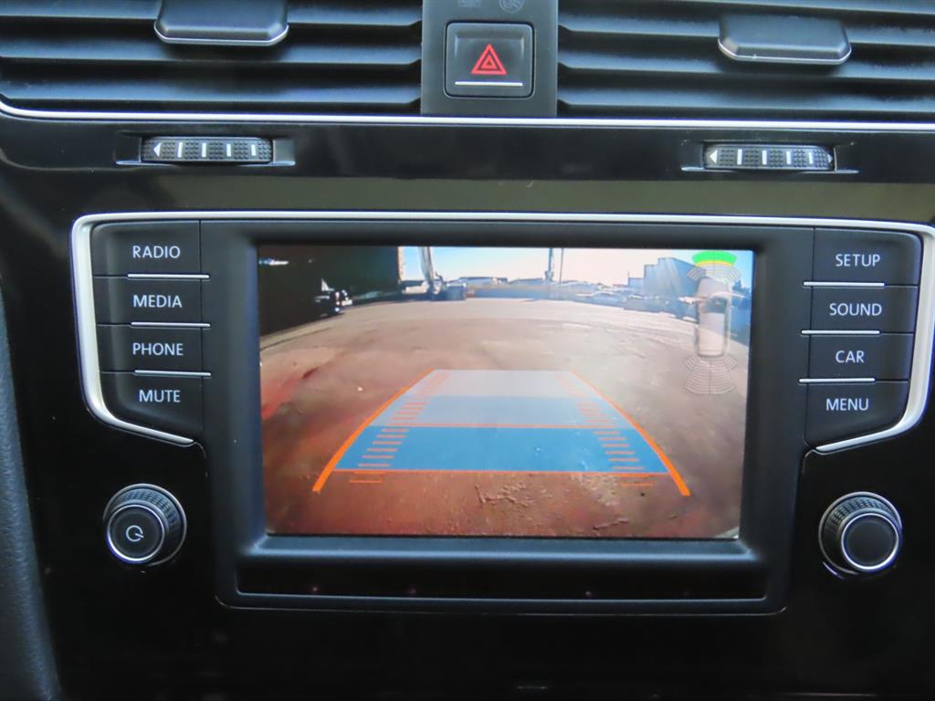 Volkswagen Golf — photo 17