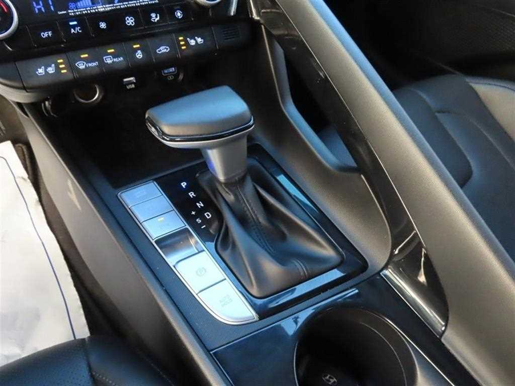 Hyundai Avante — photo 16