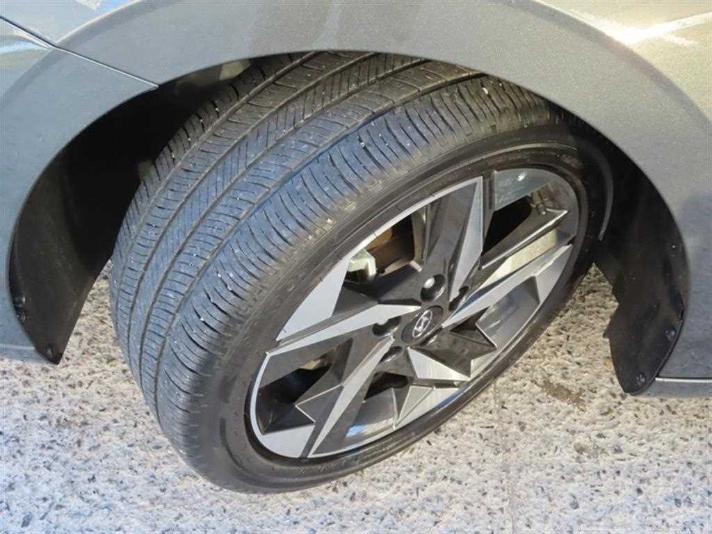 Hyundai Avante — photo 19