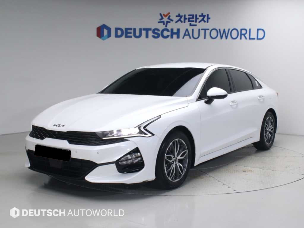 Kia K5 — photo 01