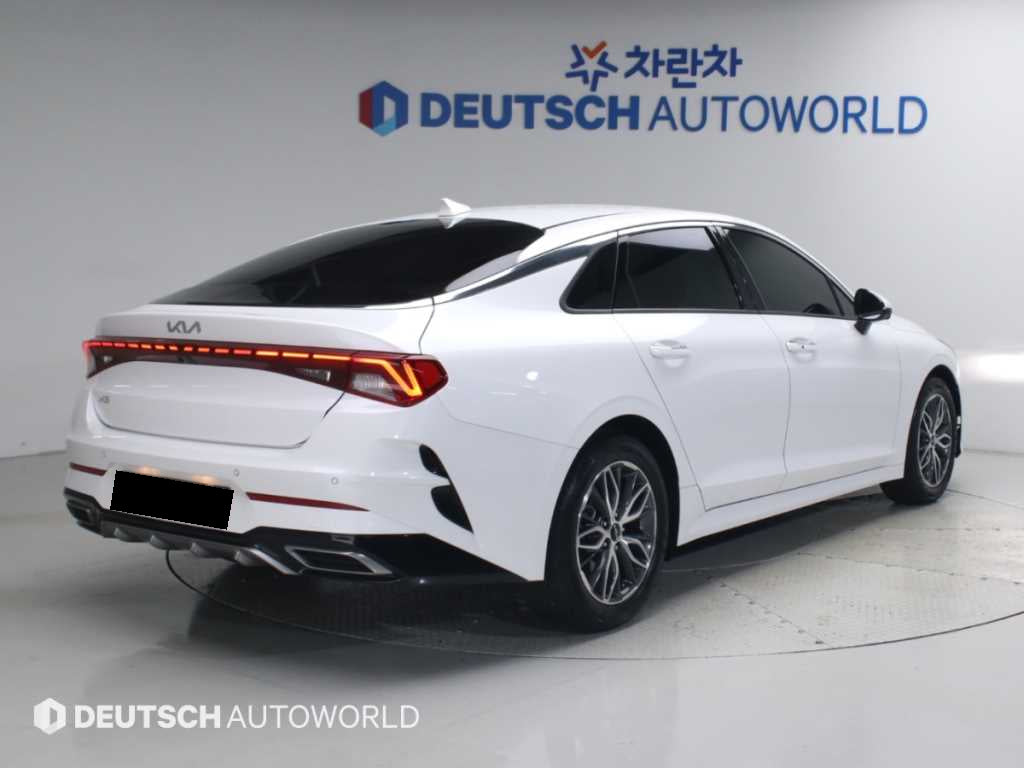 Kia K5 — photo 02