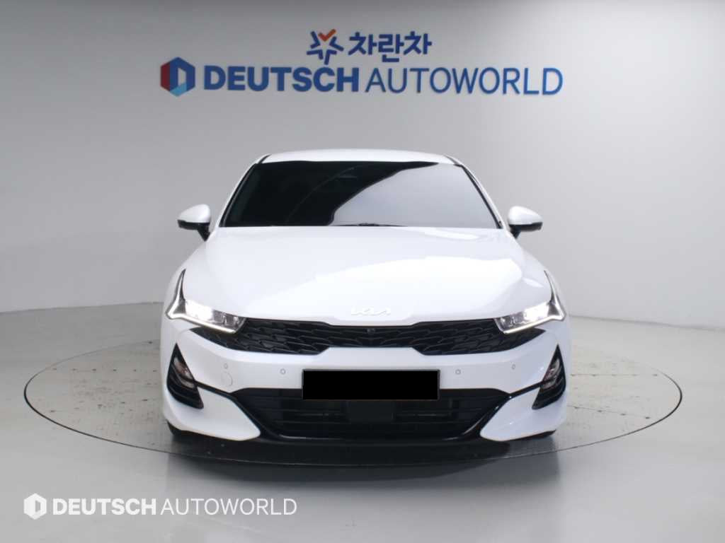 Kia K5 — photo 03
