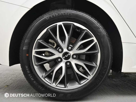 Kia K5 — photo 05