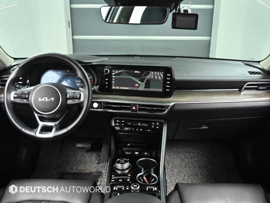 Kia K5 — photo 07