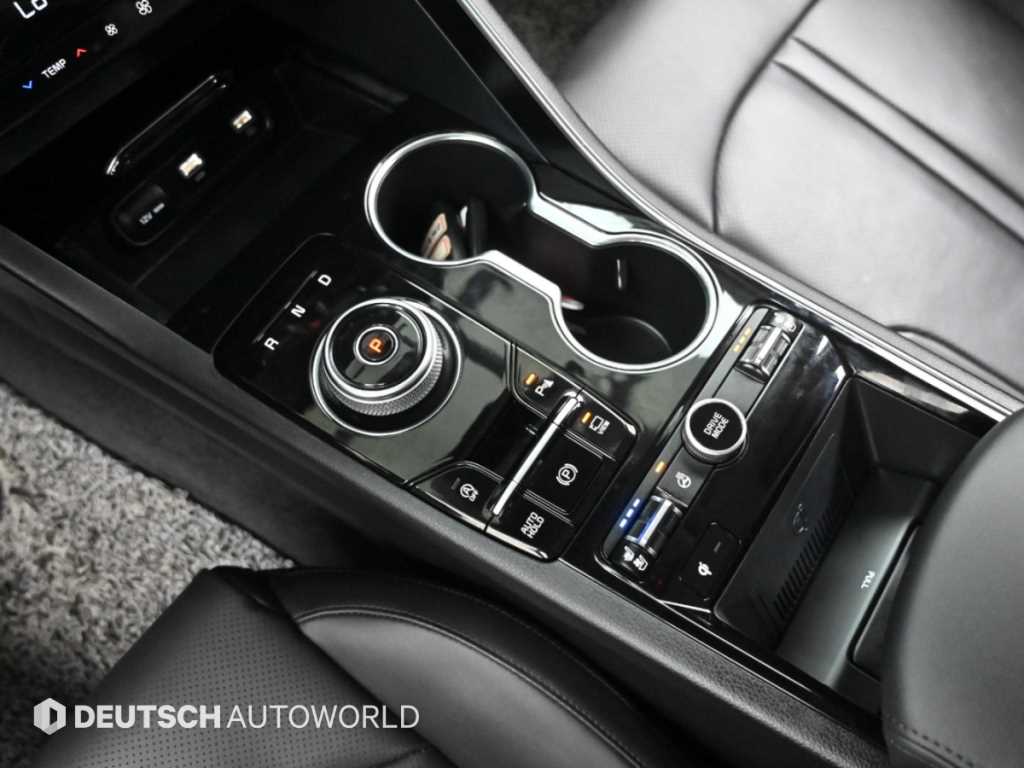 Kia K5 — photo 09