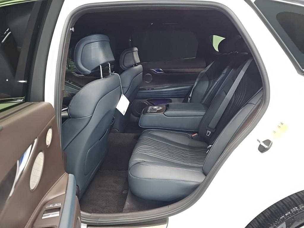 Genesis G80 — photo 11
