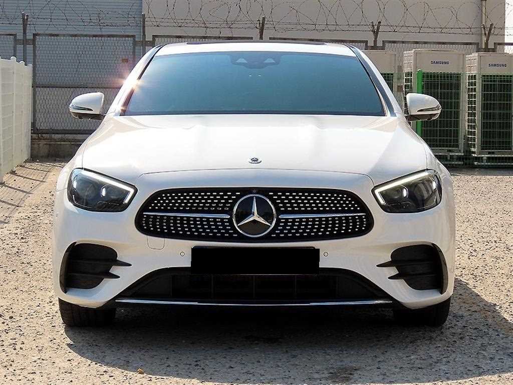 Mercedes-Benz E-Class — photo 01