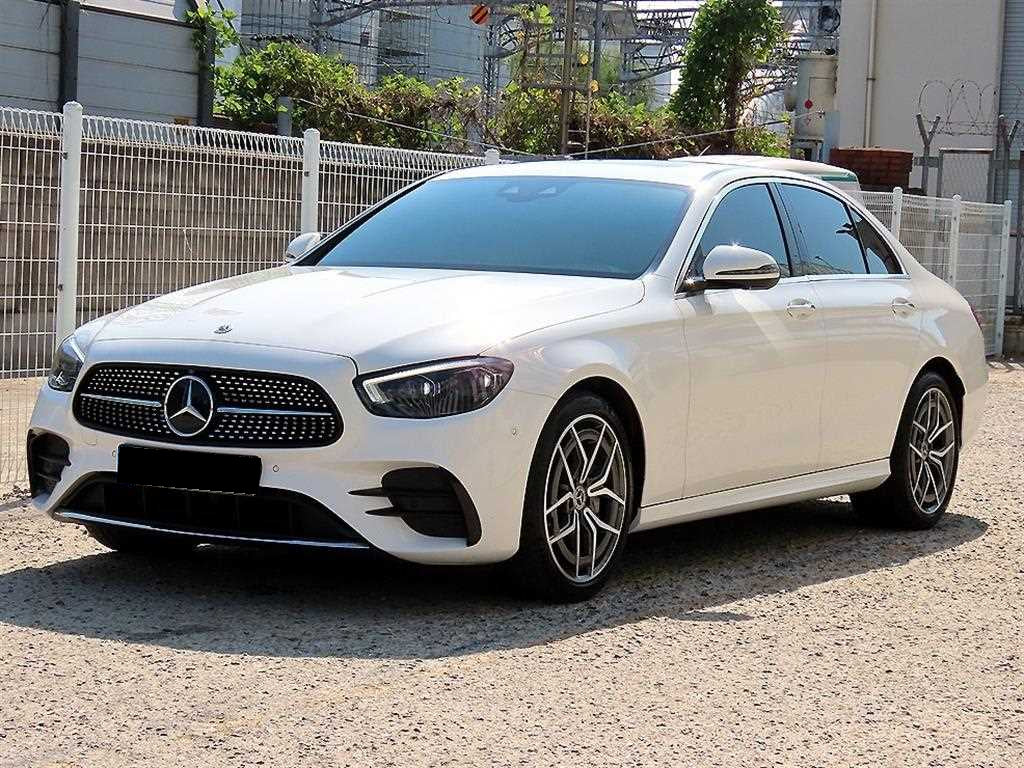 Mercedes-Benz E-Class — photo 02