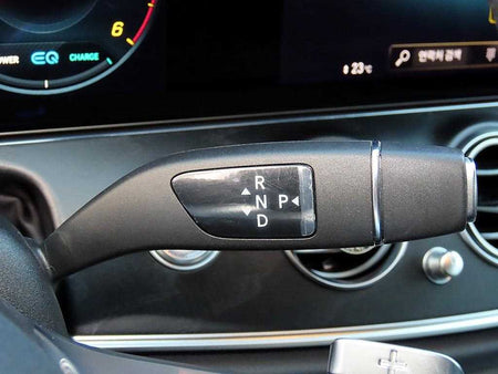 Mercedes-Benz E-Class — photo 11