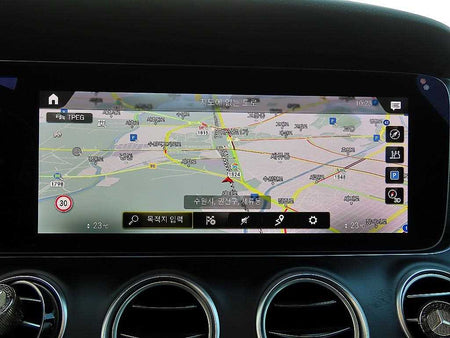 Mercedes-Benz E-Class — photo 14