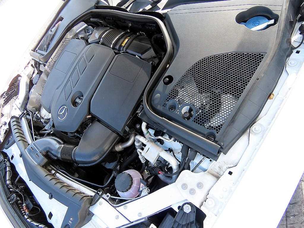 Mercedes-Benz E-Class — photo 19