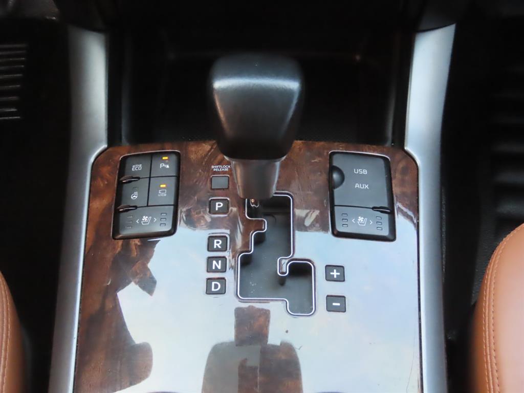 Kia Mohave — photo 13