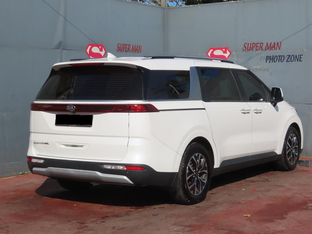 Kia Carnival — photo 03