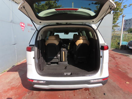 Kia Carnival — photo 05