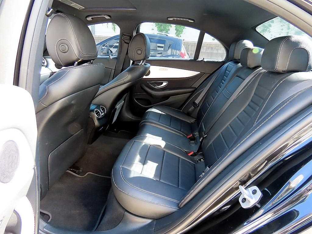 Mercedes-Benz E-Class — photo 06