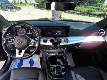 Mercedes-Benz E-Class — photo 07
