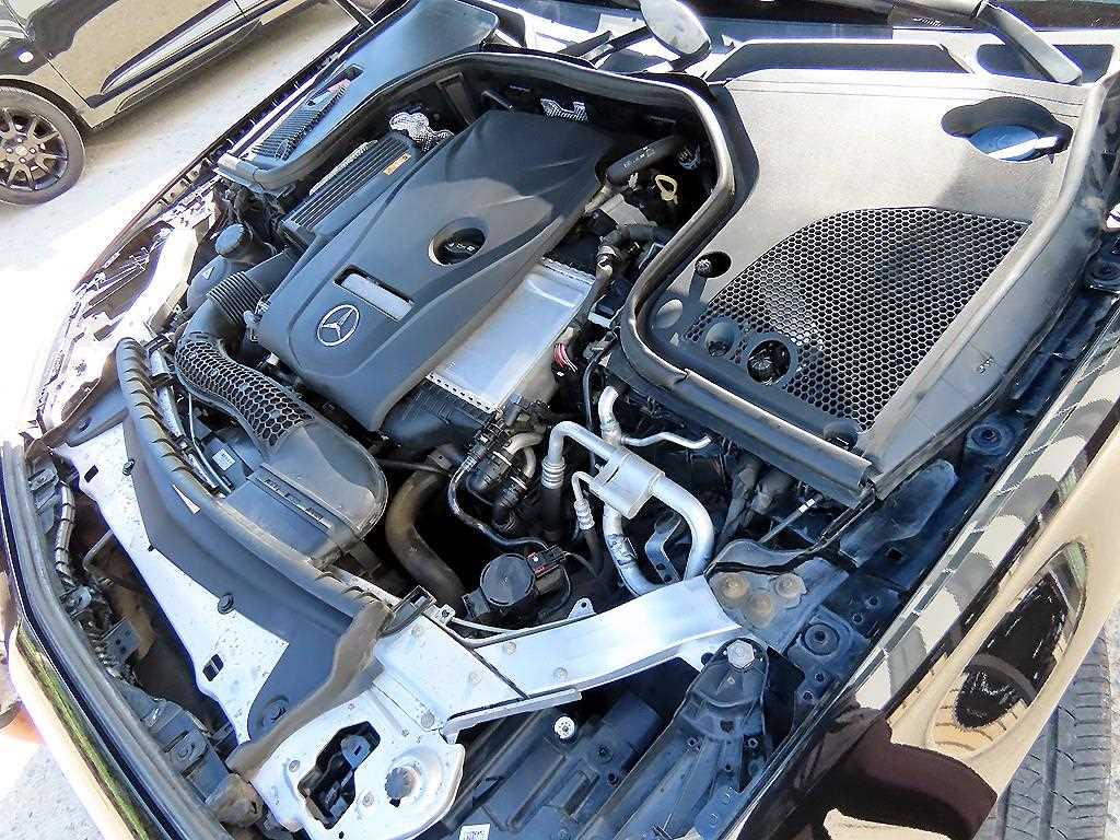 Mercedes-Benz E-Class — photo 19