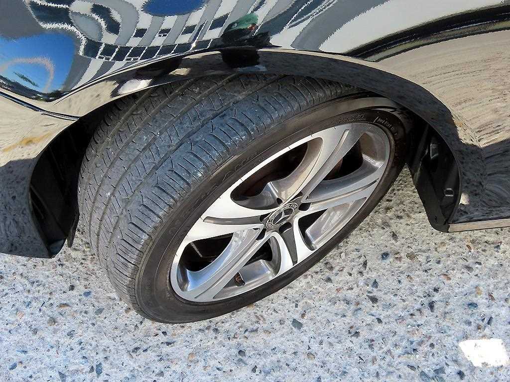 Mercedes-Benz E-Class — photo 20
