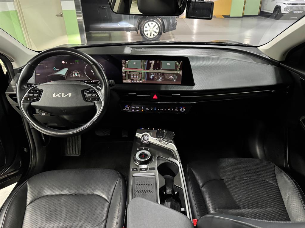 Kia EV6 — photo 08
