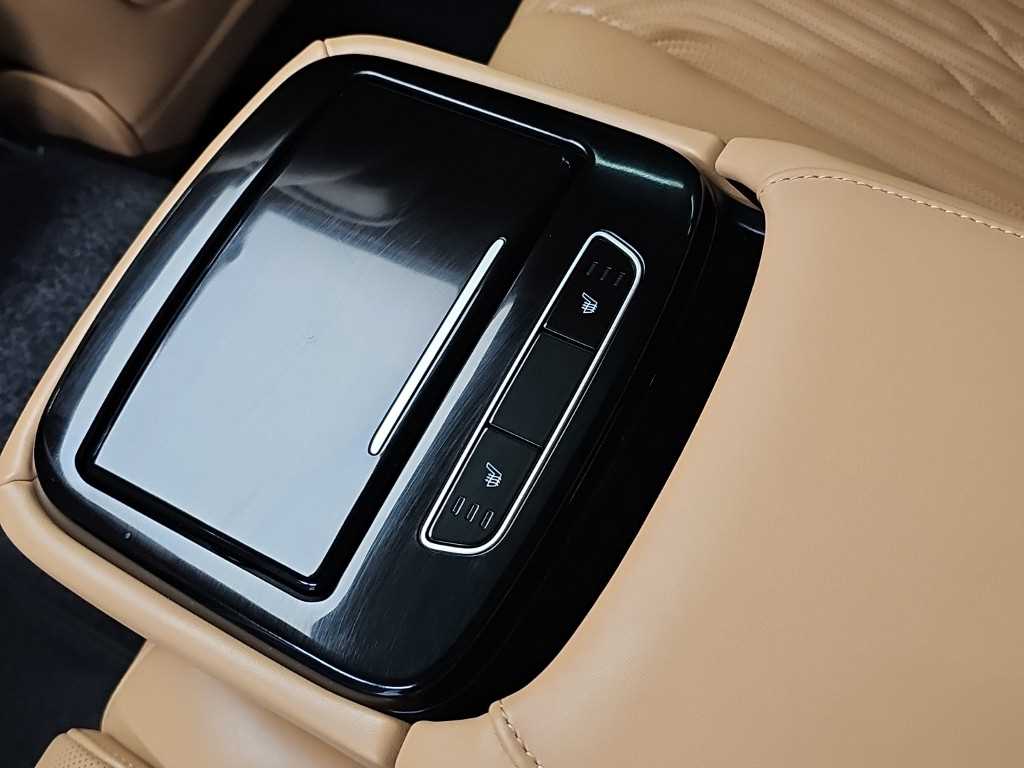 Genesis G80 — photo 14