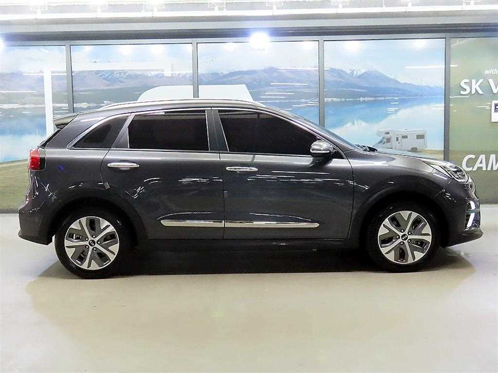 Kia Niro — photo 03