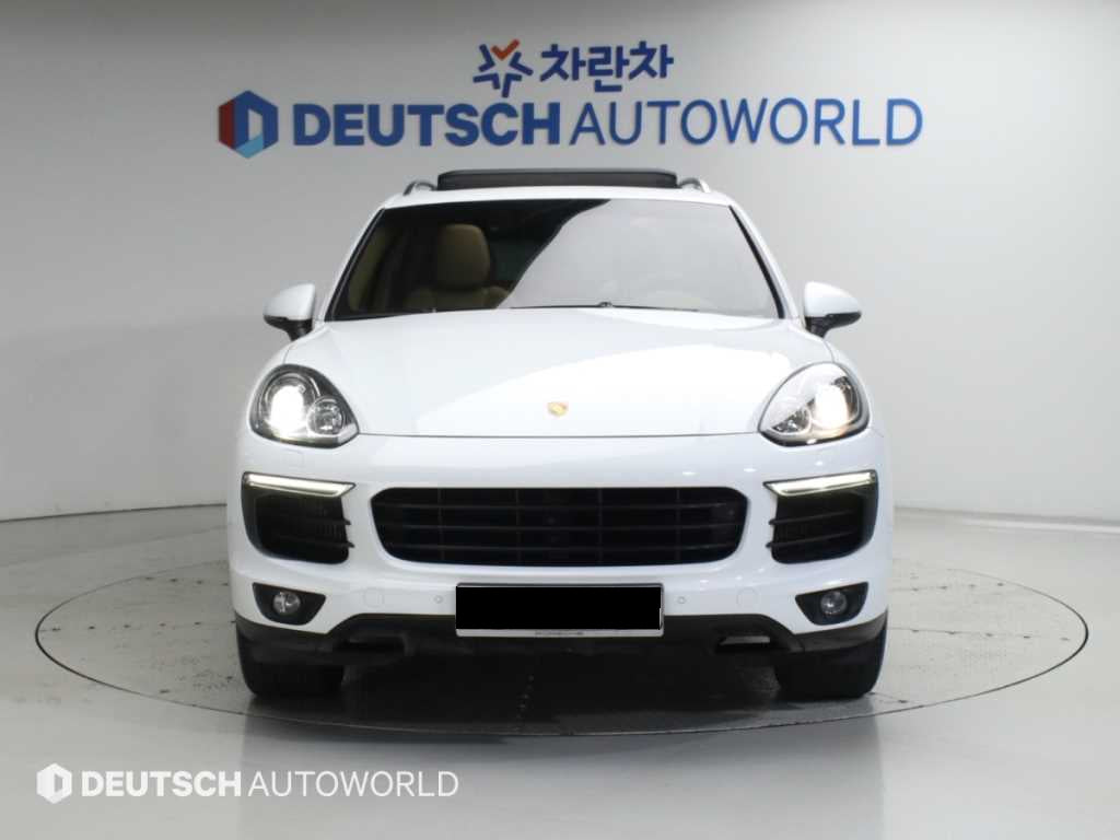 Porsche Cayenne — photo 03