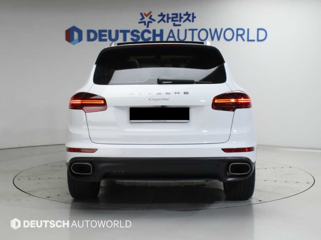 Porsche Cayenne — photo 04