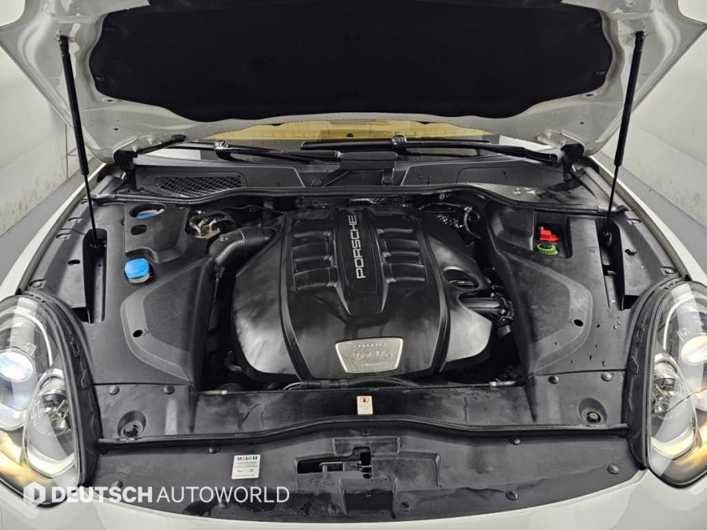 Porsche Cayenne — photo 06