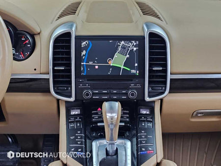 Porsche Cayenne — photo 14