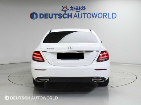 Mercedes-Benz E-Class — photo 04