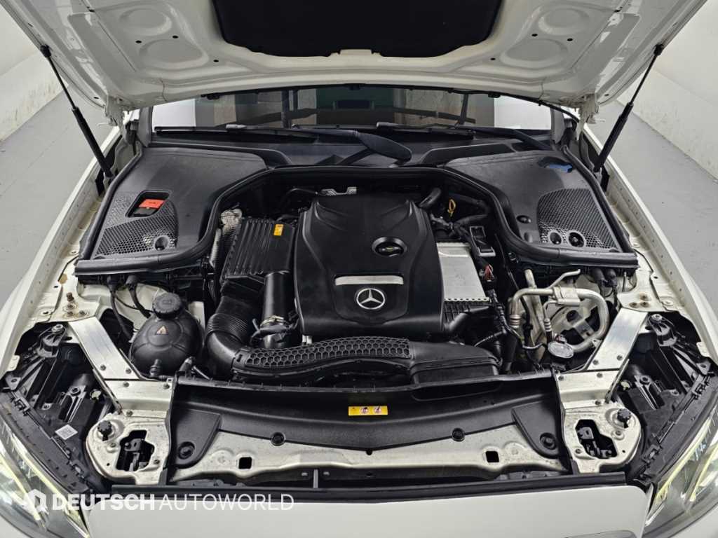Mercedes-Benz E-Class — photo 06