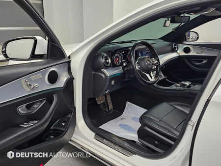 Mercedes-Benz E-Class — photo 11