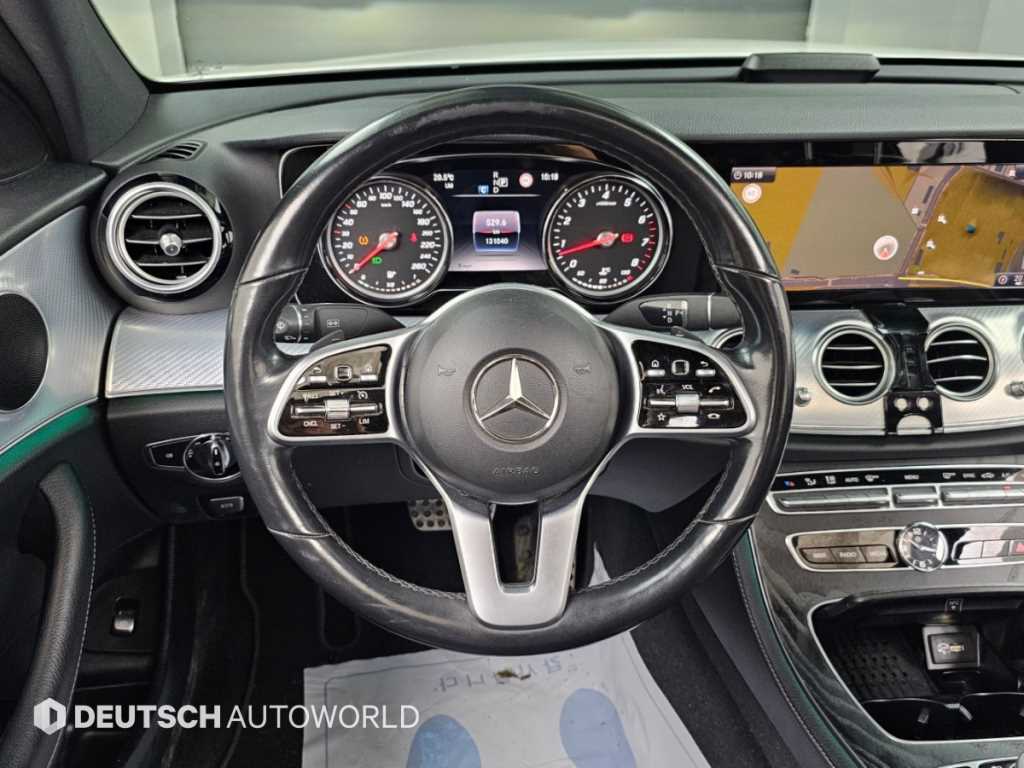 Mercedes-Benz E-Class — photo 13
